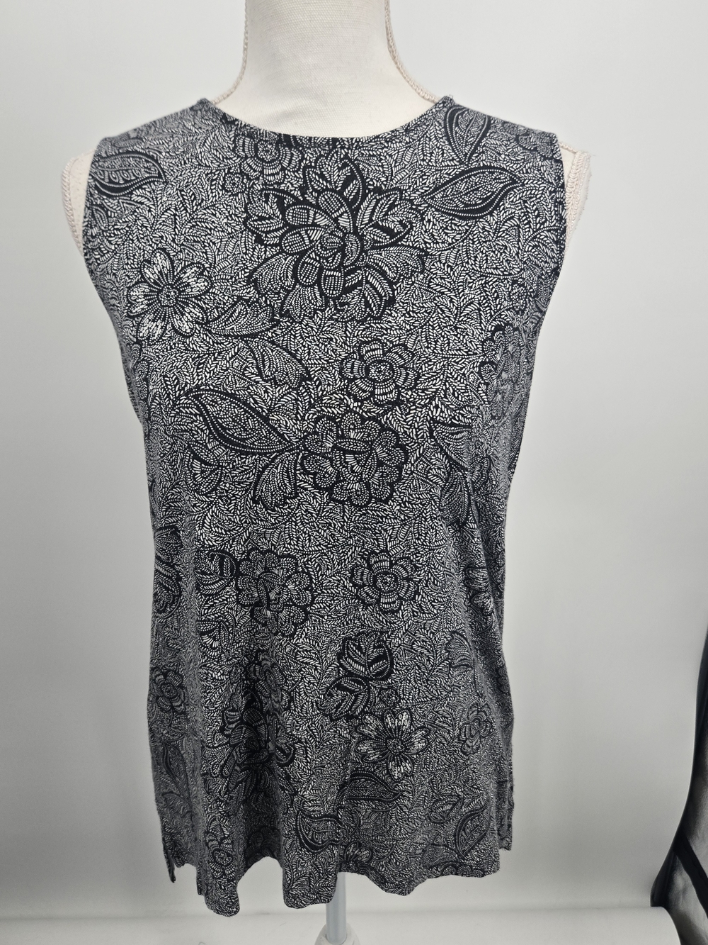 J. Jill Black & White Floral Sleeveless Tank SP (8552)
